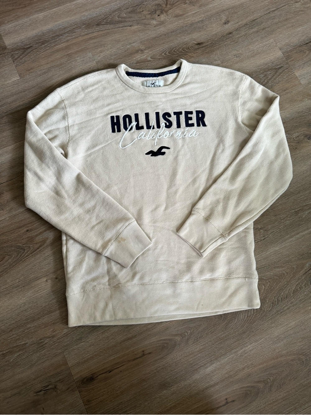 Hollister Men's medium Cream Logo Crewneck Sweater